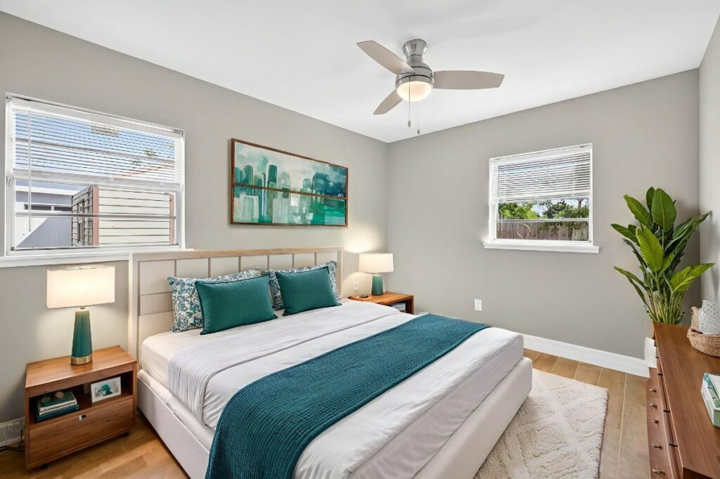 4907 CRESTHILL DR · TAMPA, FL 33615 — photo 4