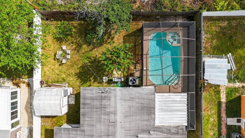 4907 CRESTHILL DR · TAMPA, FL 33615 — photo 7