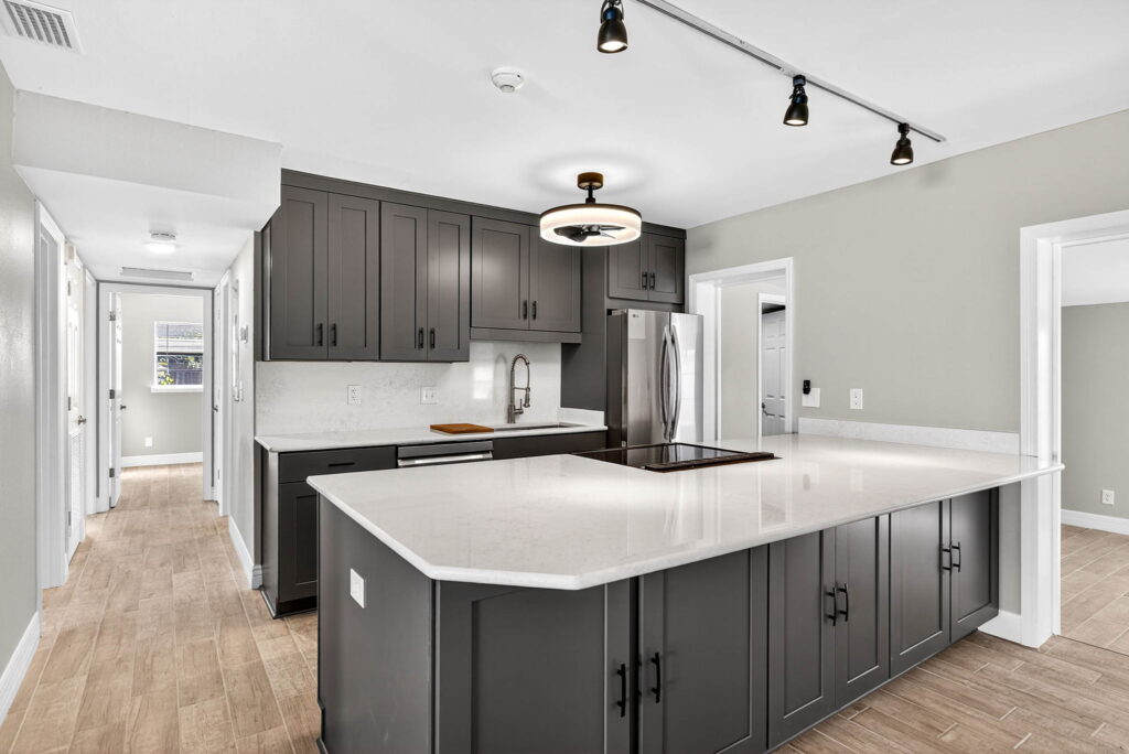 4907 CRESTHILL DR · TAMPA, FL 33615 — photo 1